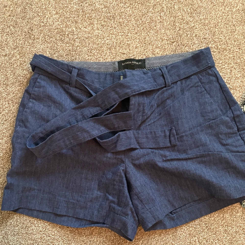 Banana Republic Women's Blue tie front shorts size 0
